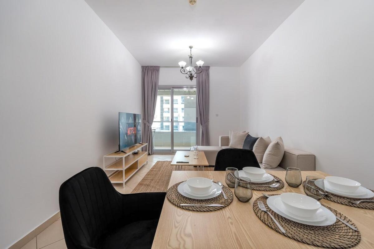 Marina 1 Bdr, Pool And Gym, Close To Metro Apartment *