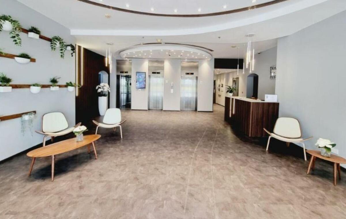 Marina 1 Bdr, Pool And Gym, Close To Metro Apartment *