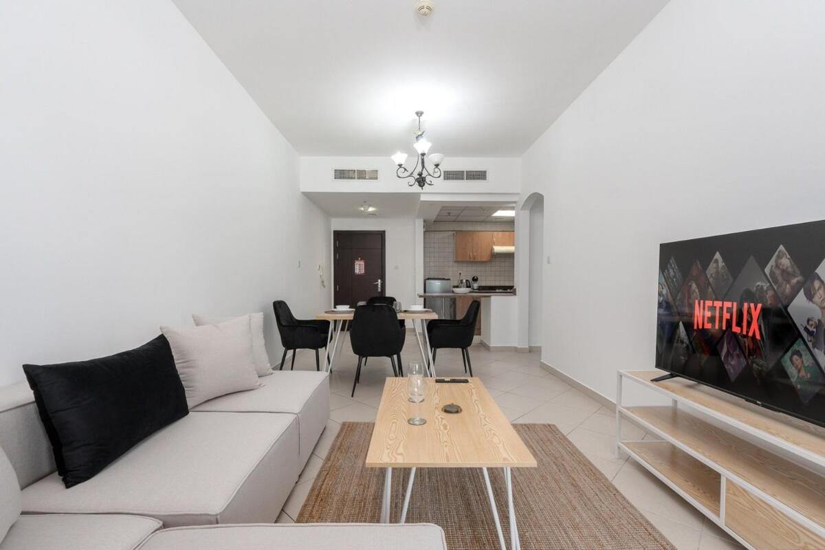 Marina 1 Bdr, Pool And Gym, Close To Metro Apartment *